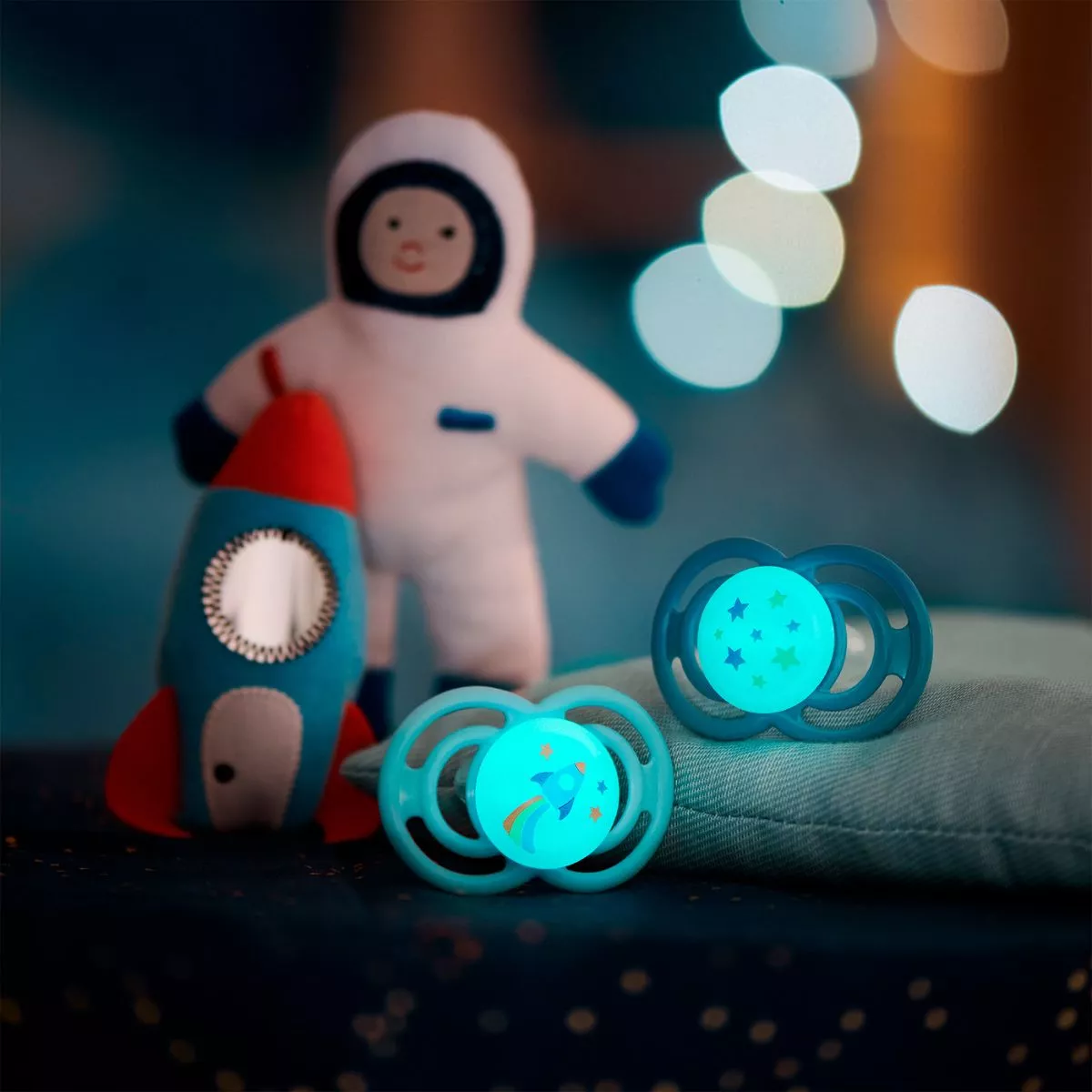 MAM Istruzioni in Lingua Straniera - Succhietto Originale Night S167 – Ciuccio con Tettarella in Lattice, per Bambini di 6 + Mesi, si Illumina al Buio, Rosa (2 Pezzi) con Scatola Auto
