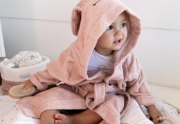 Asciugamani e accappatoi per neonato e bambino: i vantaggi del bambù