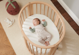 Lettino Stokke Sleepi: Il Trono Reale per i Vostri Piccoli Principi e Principesse
