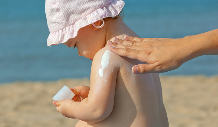 Crema solare per neonati: come proteggere la pelle (e non solo!)